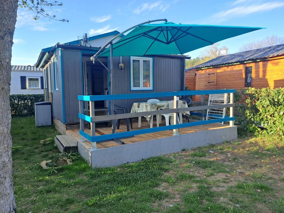 Отель Chalet Pour 5 Personnes Equipe Sur Emplacement Privatif Dans Camping 4 Etoiles Appartenant Et Gere Par Un Particulier Фуа Экстерьер фото