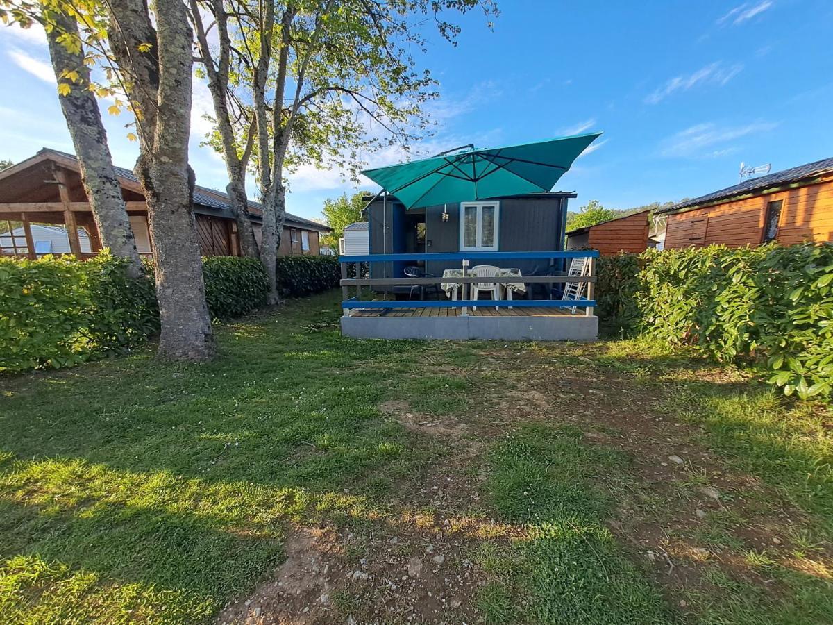 Отель Chalet Pour 5 Personnes Equipe Sur Emplacement Privatif Dans Camping 4 Etoiles Appartenant Et Gere Par Un Particulier Фуа Экстерьер фото