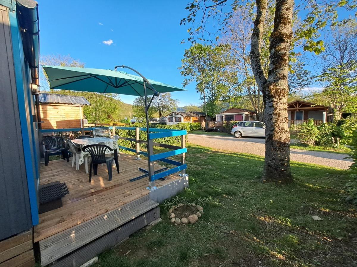 Отель Chalet Pour 5 Personnes Equipe Sur Emplacement Privatif Dans Camping 4 Etoiles Appartenant Et Gere Par Un Particulier Фуа Экстерьер фото