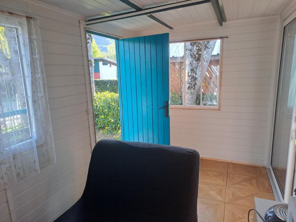 Отель Chalet Pour 5 Personnes Equipe Sur Emplacement Privatif Dans Camping 4 Etoiles Appartenant Et Gere Par Un Particulier Фуа Экстерьер фото