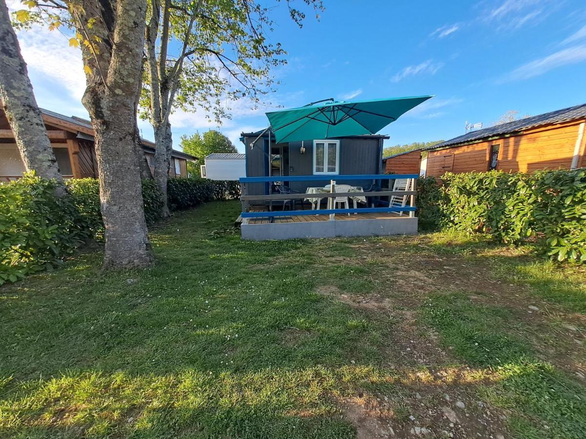 Отель Chalet Pour 5 Personnes Equipe Sur Emplacement Privatif Dans Camping 4 Etoiles Appartenant Et Gere Par Un Particulier Фуа Экстерьер фото