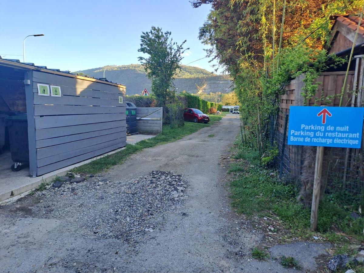 Отель Chalet Pour 5 Personnes Equipe Sur Emplacement Privatif Dans Camping 4 Etoiles Appartenant Et Gere Par Un Particulier Фуа Экстерьер фото
