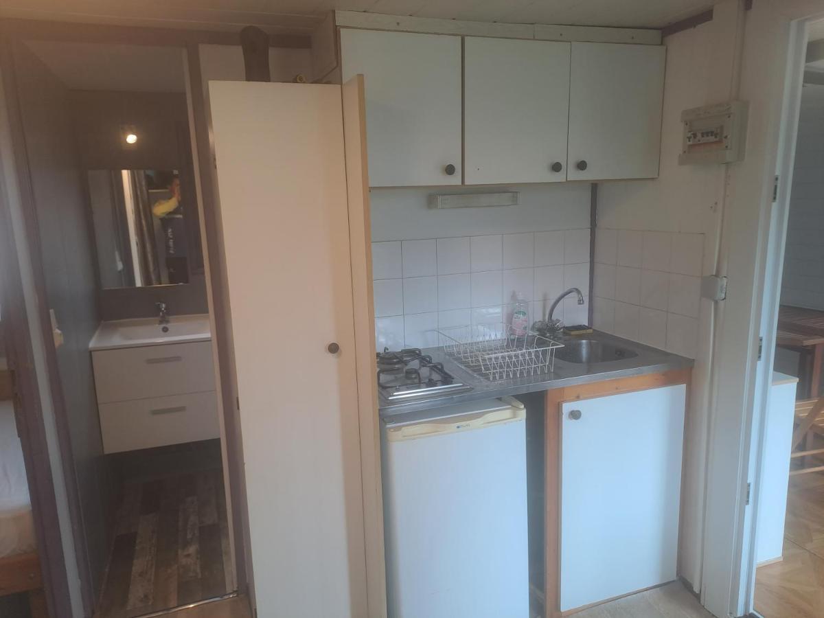 Отель Chalet Pour 5 Personnes Equipe Sur Emplacement Privatif Dans Camping 4 Etoiles Appartenant Et Gere Par Un Particulier Фуа Экстерьер фото