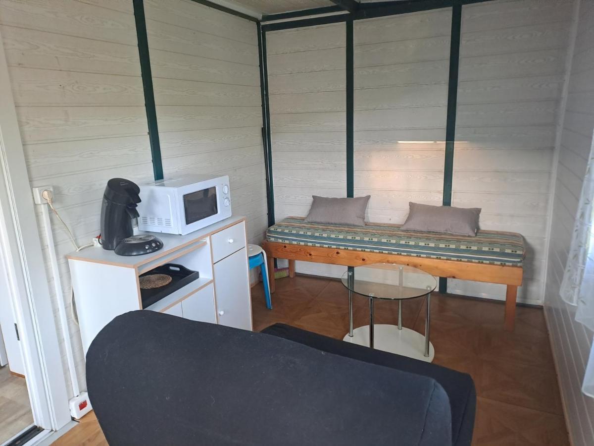 Отель Chalet Pour 5 Personnes Equipe Sur Emplacement Privatif Dans Camping 4 Etoiles Appartenant Et Gere Par Un Particulier Фуа Экстерьер фото