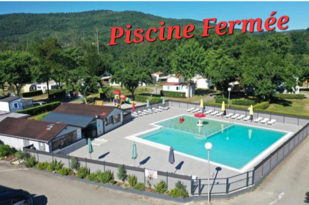 Отель Chalet Pour 5 Personnes Equipe Sur Emplacement Privatif Dans Camping 4 Etoiles Appartenant Et Gere Par Un Particulier Фуа Экстерьер фото